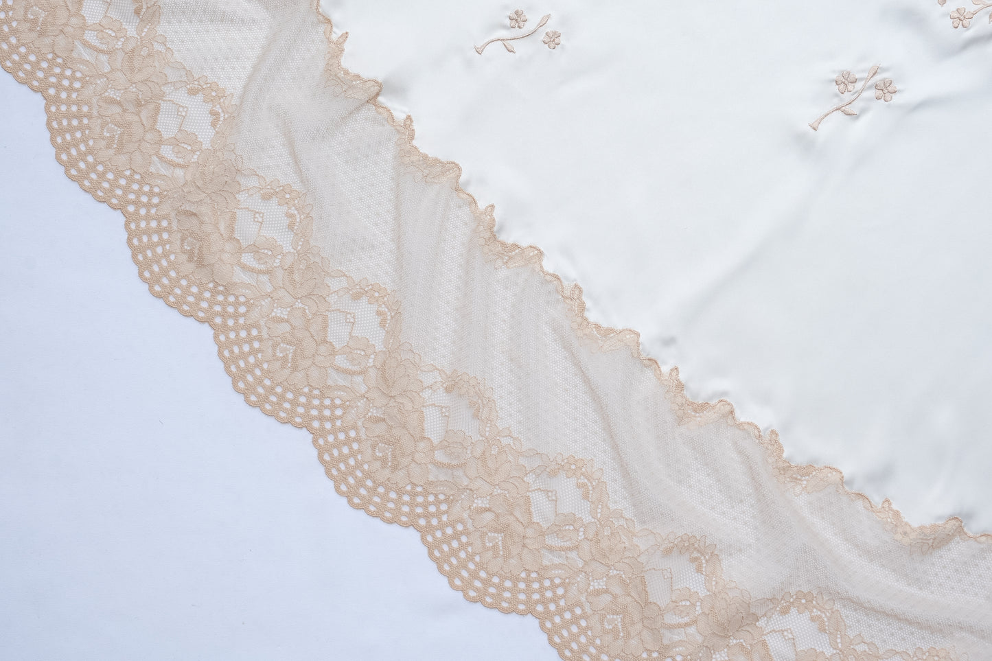 MINI TELEKUNG QALIEA