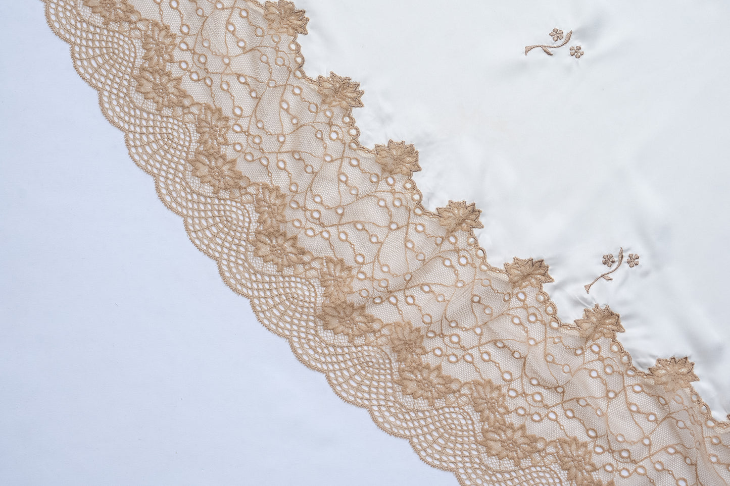 MINI TELEKUNG QALIEA