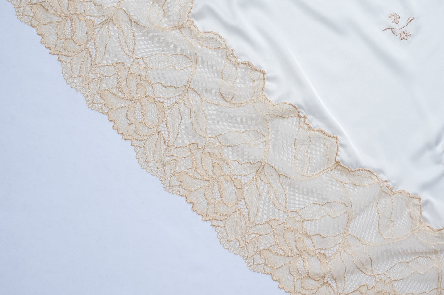 MINI TELEKUNG QALIEA